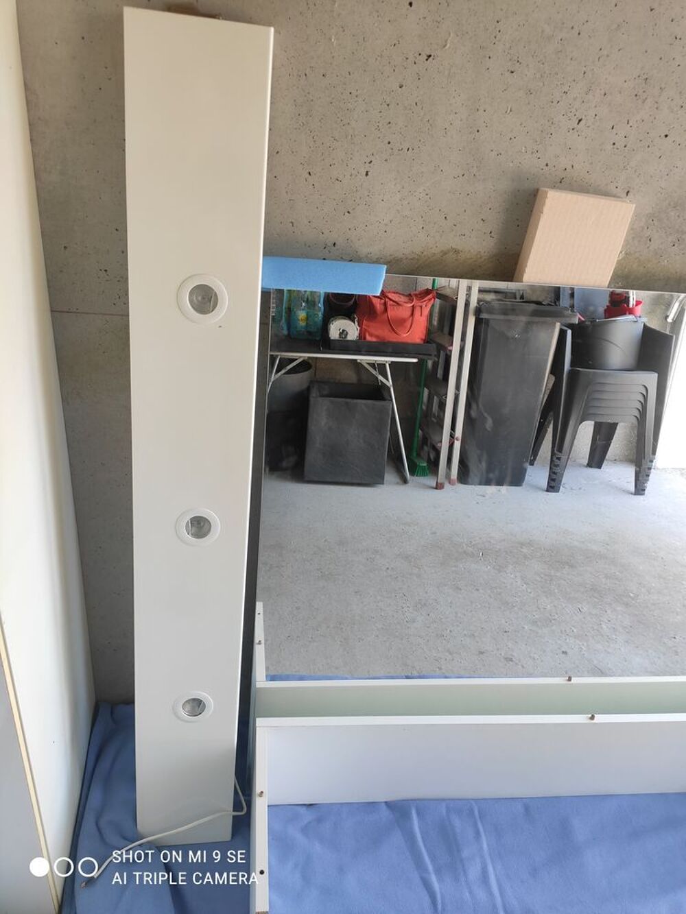 meuble de salle de bain en excellent &eacute;tat. Meubles