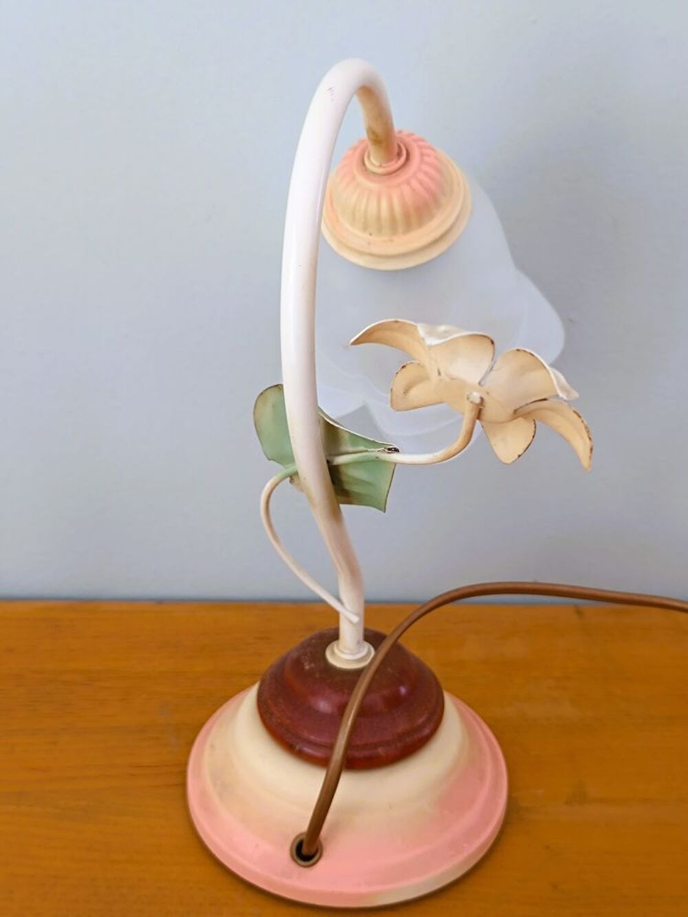 Lampe &agrave; poser tulipe Mathias Décoration