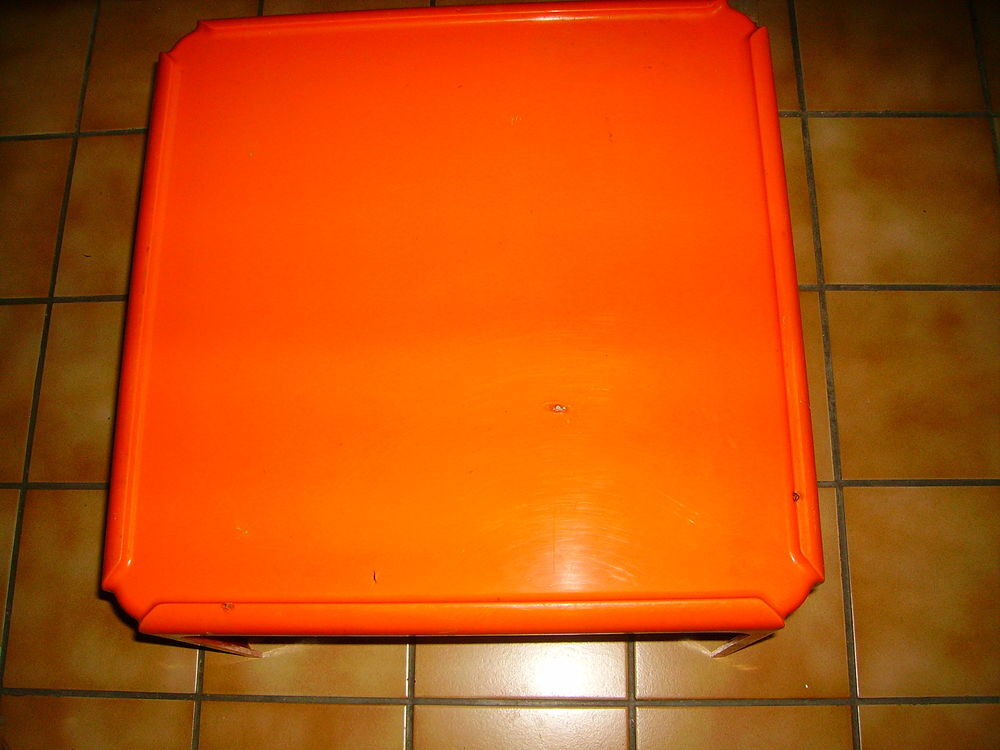 table basse orange vintage Meubles