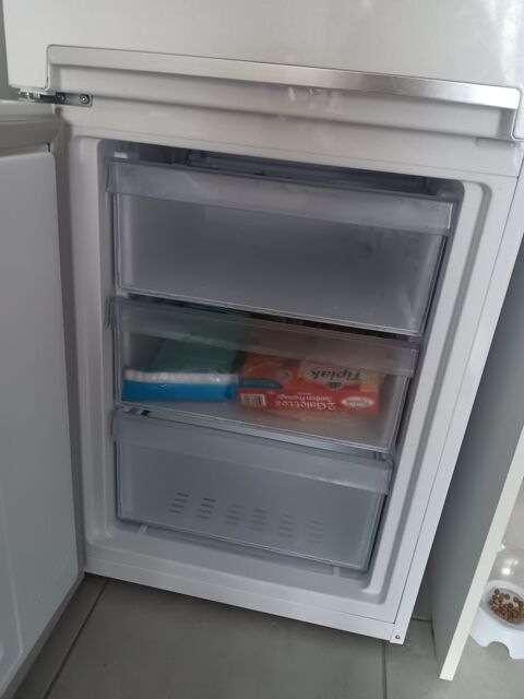 frigo conglateur BEKO tat neuf 190 Montpellier (34)