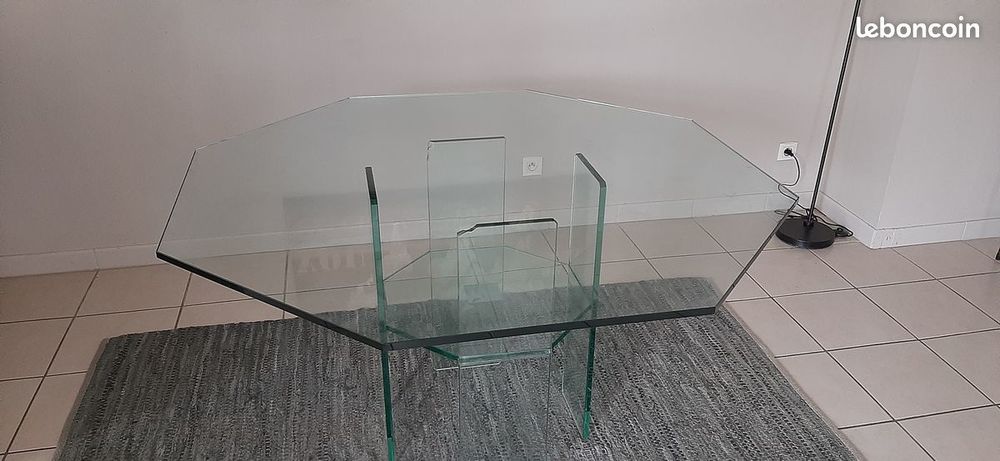 Table &agrave; manger octogonale en verre tremp&eacute; Meubles