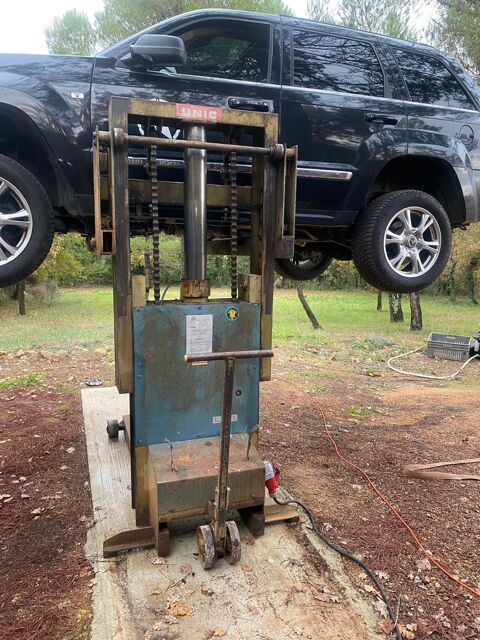 Engin de Manutention / Levage Engin de Manutention / Levage 1990 occasion La Verdi&egrave;re 83560