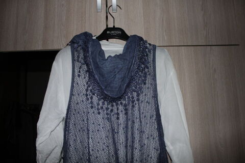 Ensemble chemisier blanc d�bardeur et ch�che bleu 10 Monceaux (60)