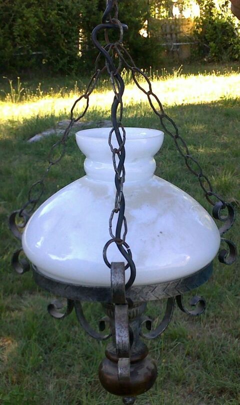 lustre  en fer forg 12 Montlaux (04)