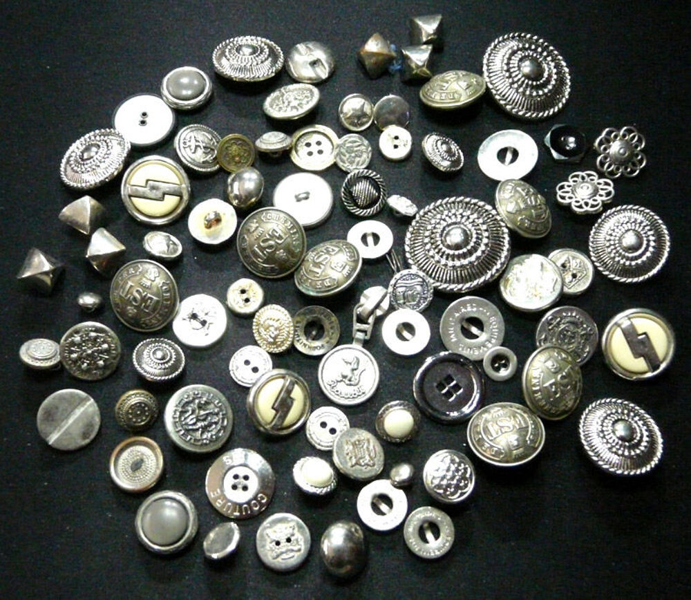 LOT DE 80 BOUTONS ARGENT ARGENTES ou proche du style Vintage 