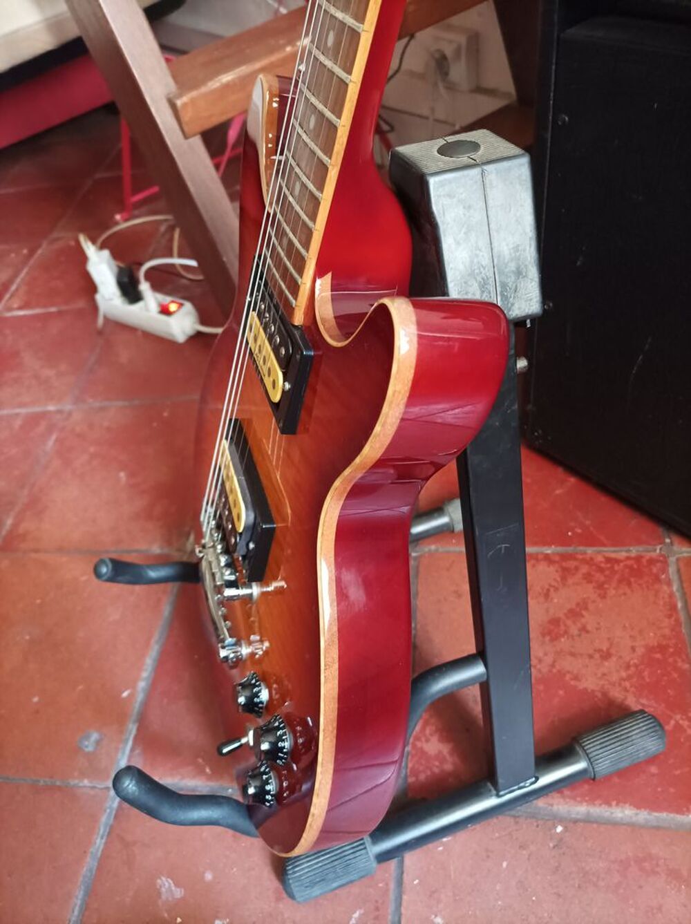 guitare LAG Roxanne originale. Instruments de musique