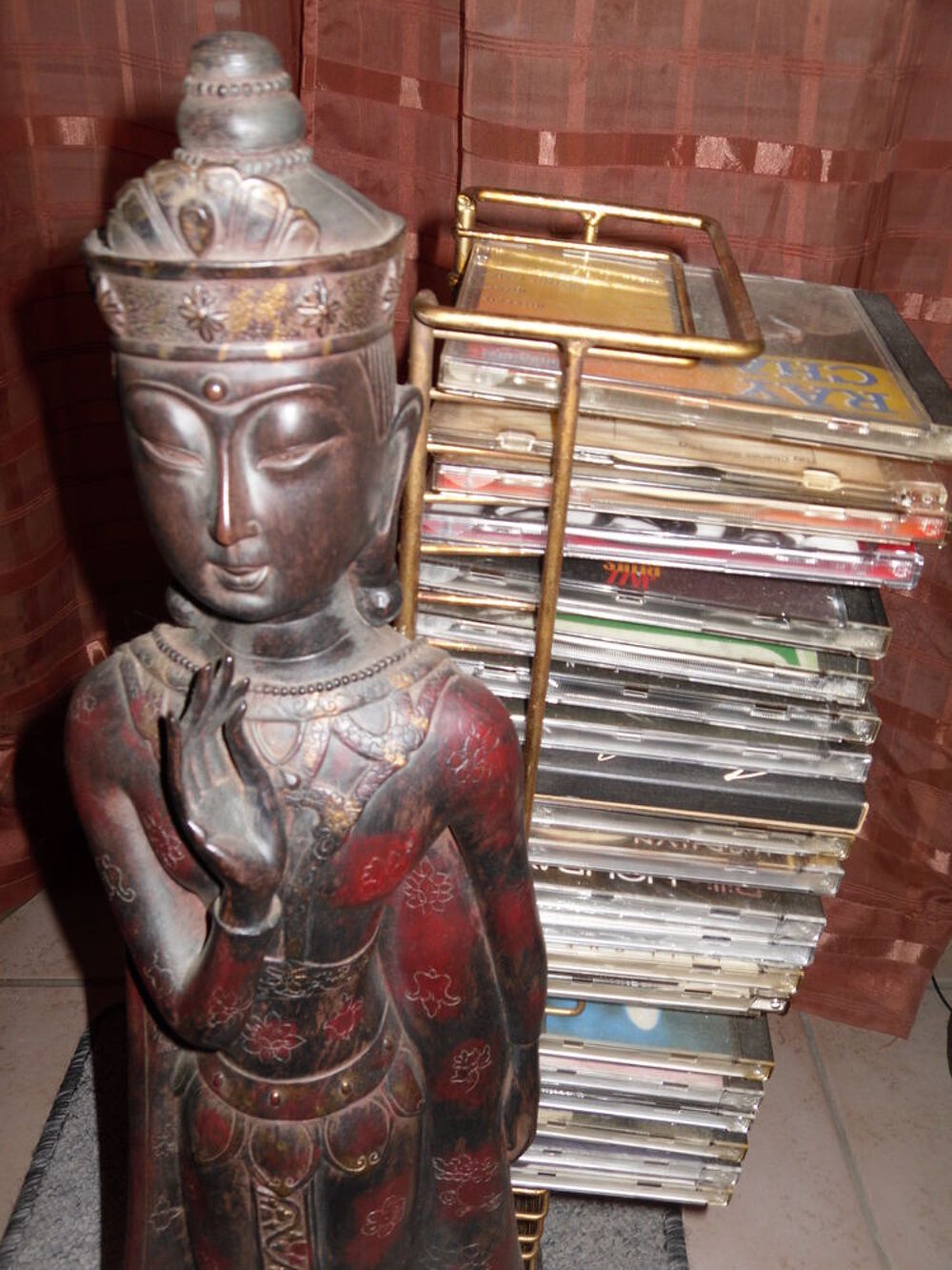 Grand Bouddha d&eacute;bout 67 cm (range CD) Statue de Couleur Marr Décoration
