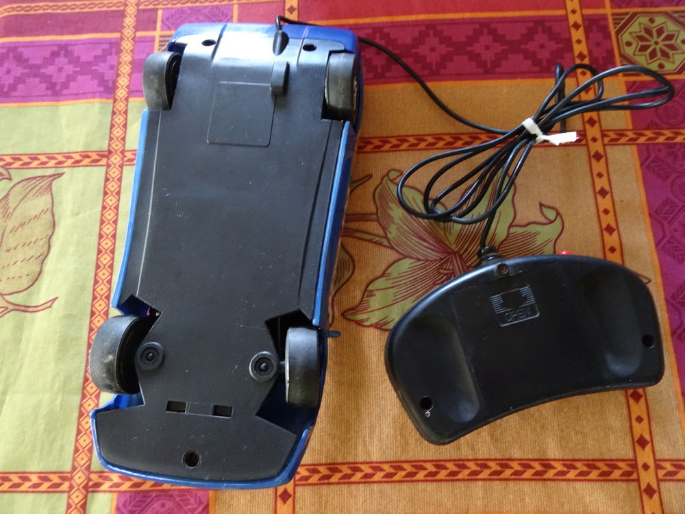 voiture t&eacute;l&eacute; guid&eacute; Jeux / jouets