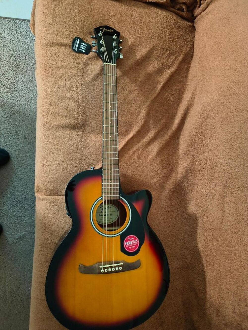 guitare &eacute;lectro acoustique Instruments de musique
