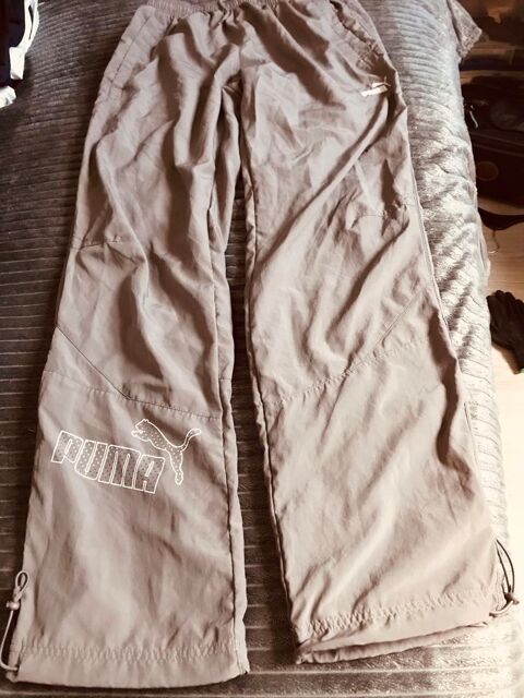 pantalon de sport PUMA  Taille 42/44 22 Saint-Genis-Laval (69)