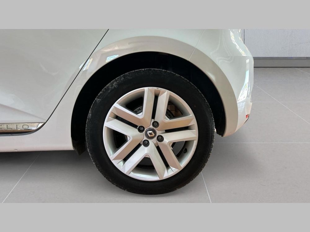 Clio V Clio Blue dCi 100 - 21N Business 2022 occasion 42120 Le Coteau