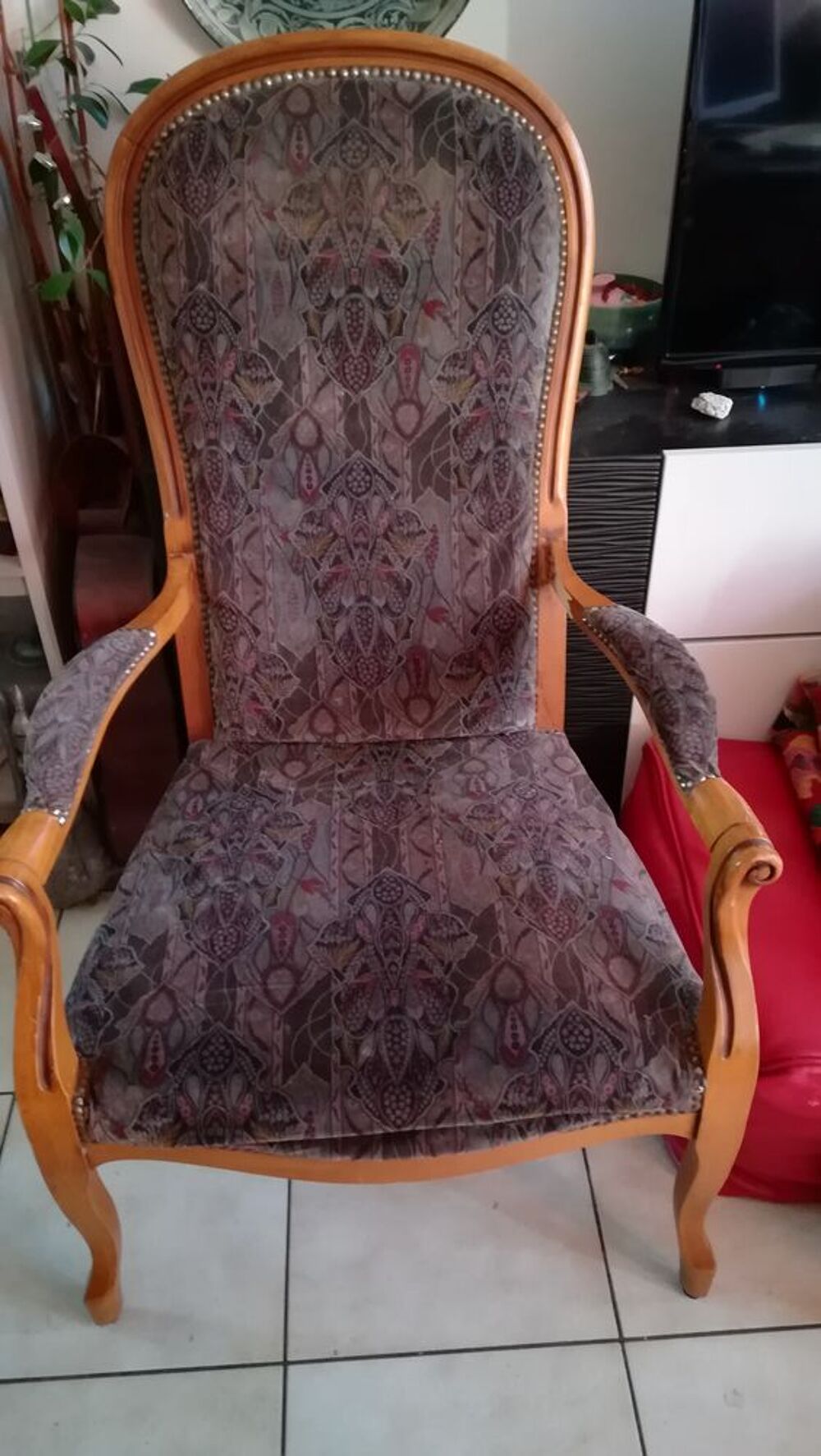 Fauteuil voltaire. Meubles