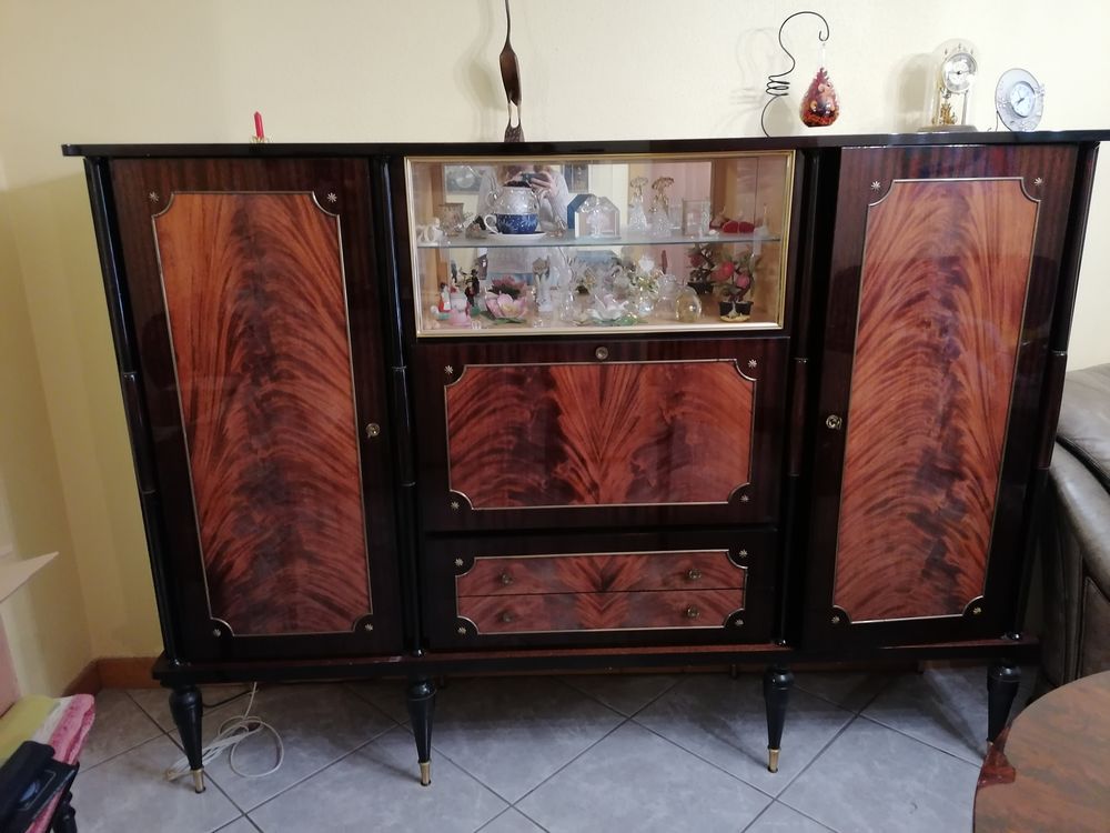 Salle &agrave; manger style regency
Ann&eacute;es 1960
en tr&egrave;s bon &eacute;tat Meubles