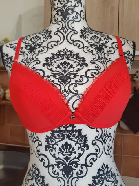 soutien gorge rouge NEUF ETAM T 90 C 9 Lyon 5 (69)