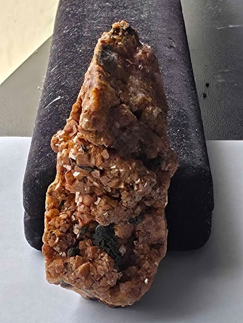 Min&eacute;ral Rare : C&eacute;rusite Scintillante du Katanga(RDC)-84g 