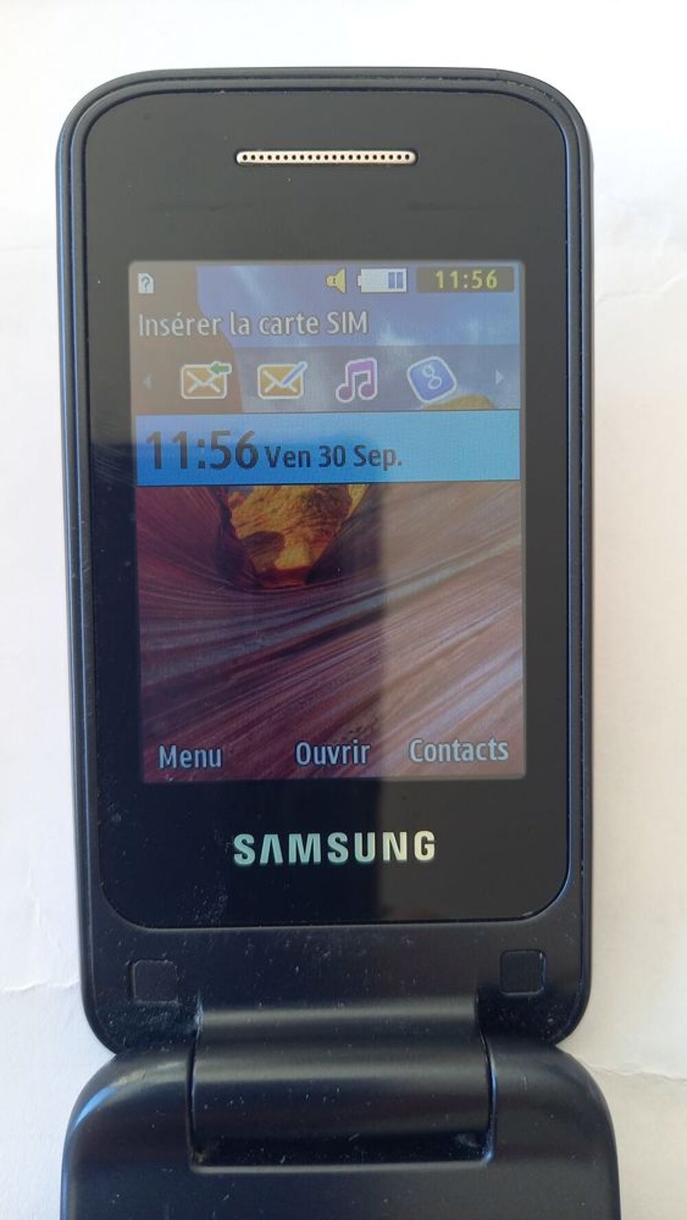 T&eacute;l&eacute;phone voix Samsung C3520 &agrave; clapet avec chargeur
Téléphones et tablettes