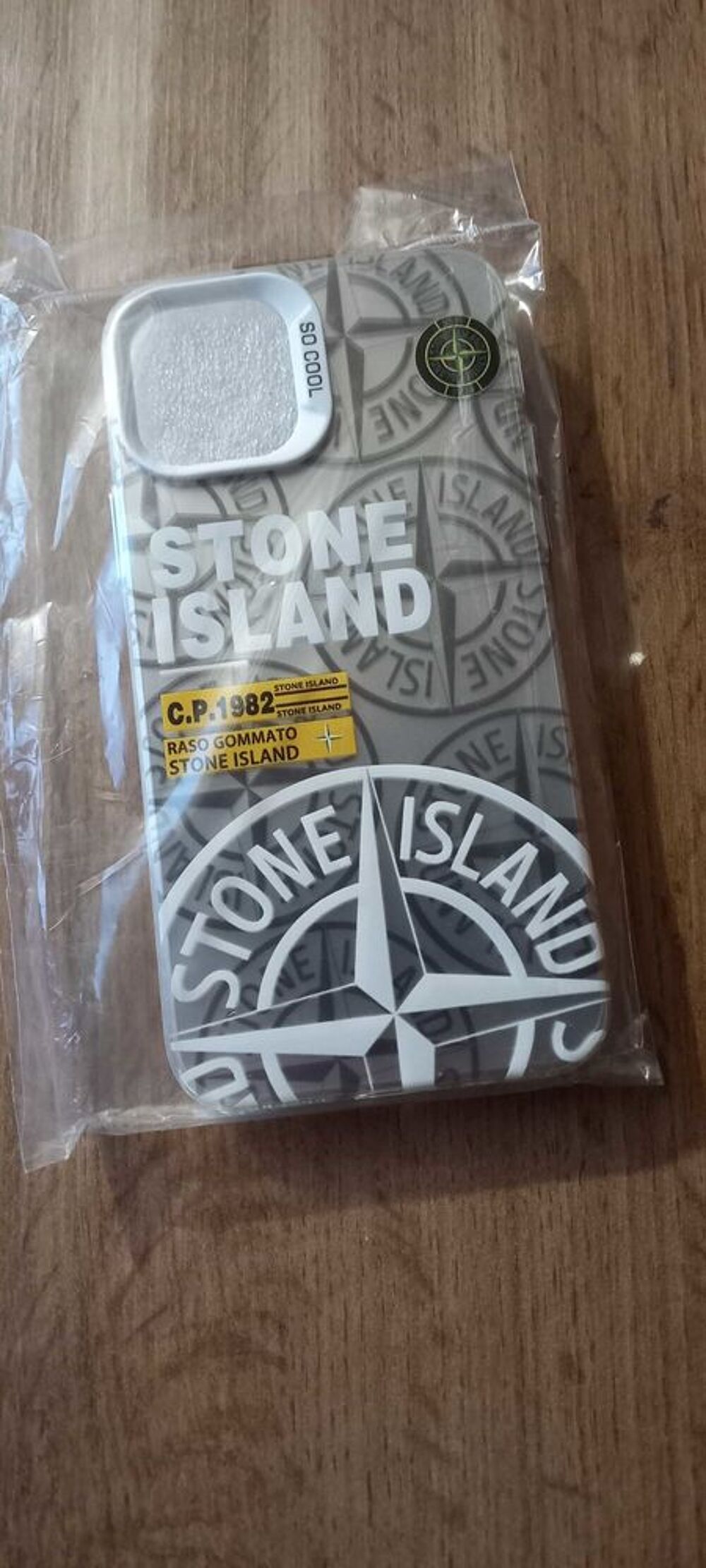 coque stone island IPhone Téléphones et tablettes