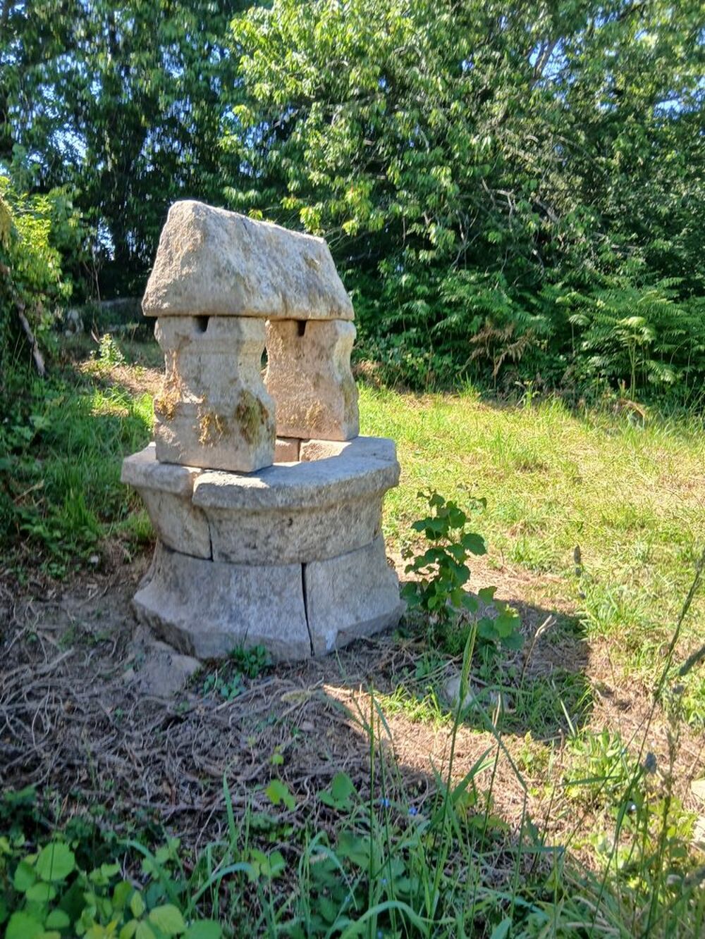 PUITS GRANIT VIEUX r&eacute;gion Bretagne Jardin