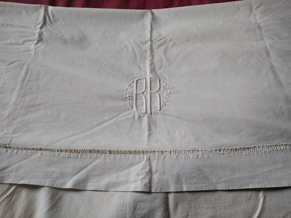 Drap ancien brod&eacute; main Décoration