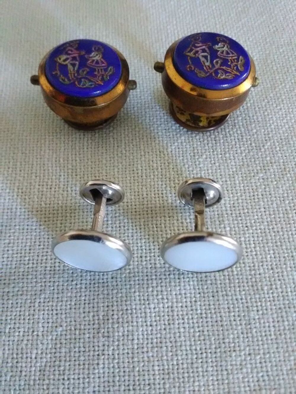 Paires de Boutons de Manchettes (2) / la paire Bijoux et montres