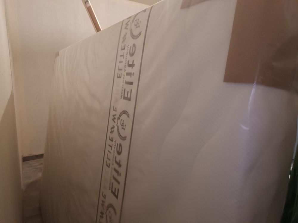 Sommier neuf + matelas 140x190 Meubles