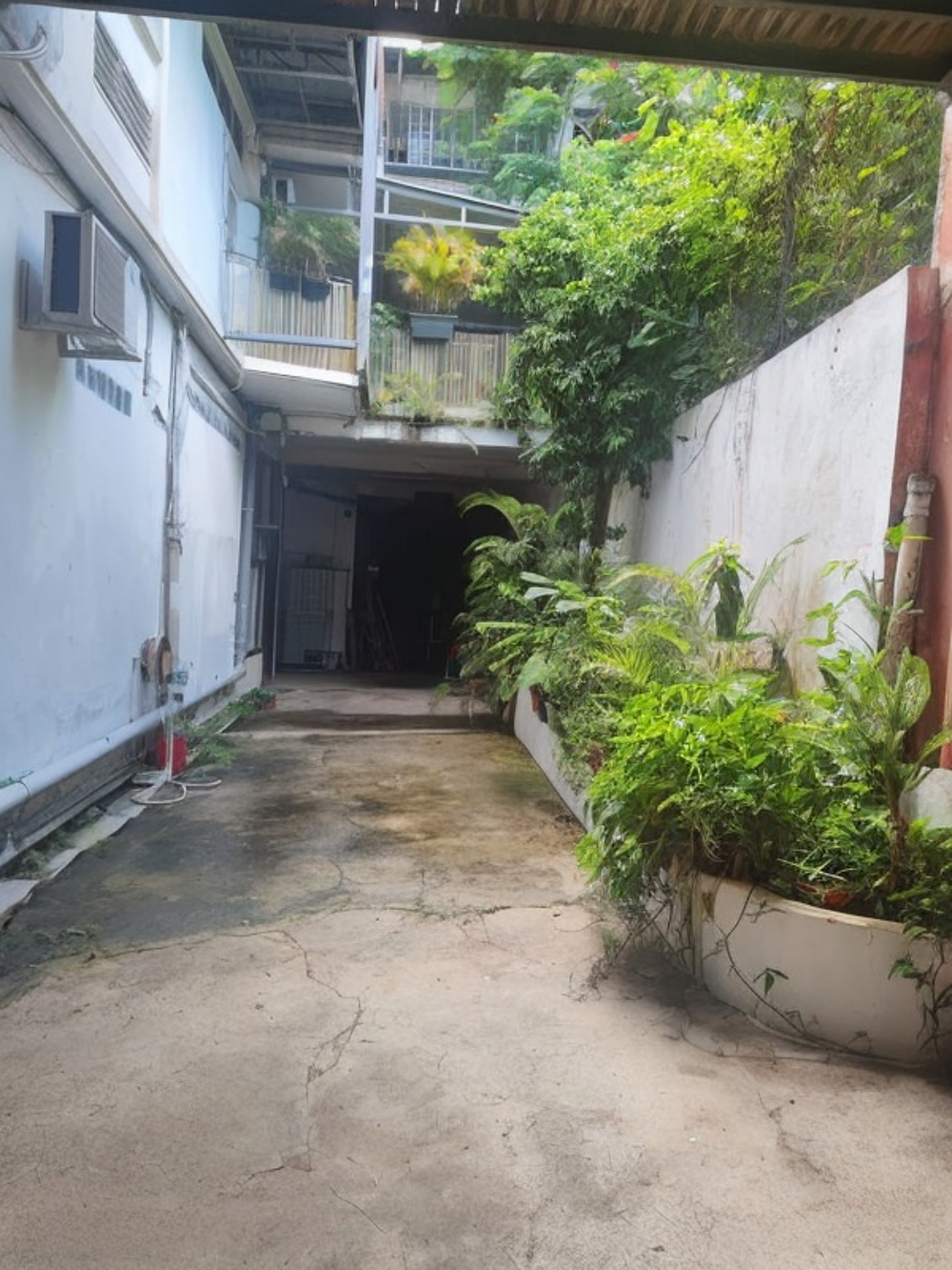 Vente Immeuble Immeuble 2 étages, 2 appart 1 studio 1 bureau, garage privé Pointe-à-pitre