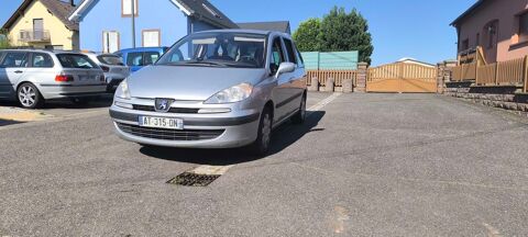 Peugeot 807 2.0 HDi 16v 136 FAP Confort