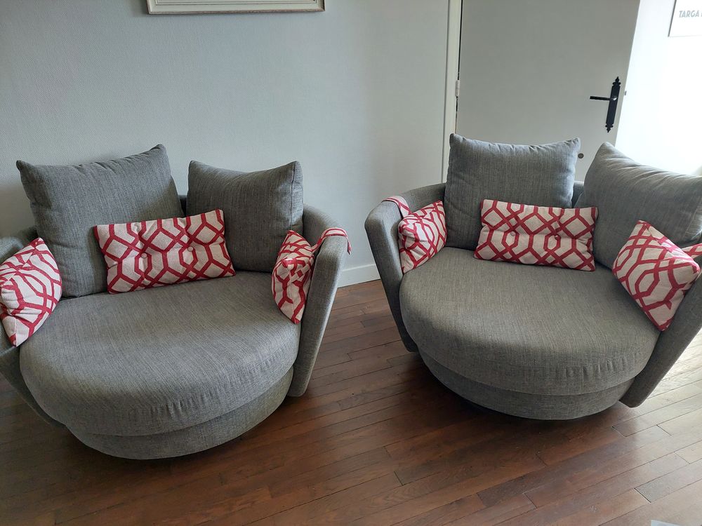 2 fauteuils FAMA Meubles
