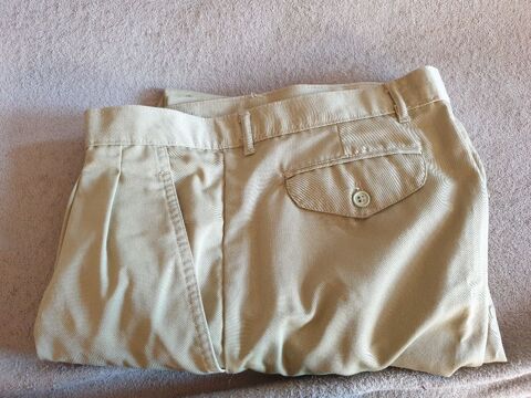 Pantalon beige neuf, bonne qualit�. Taille 48 6 Mouxy (73)