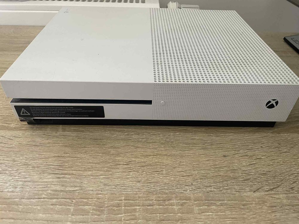 x box one S fonctionne tres bien Consoles et jeux vidos