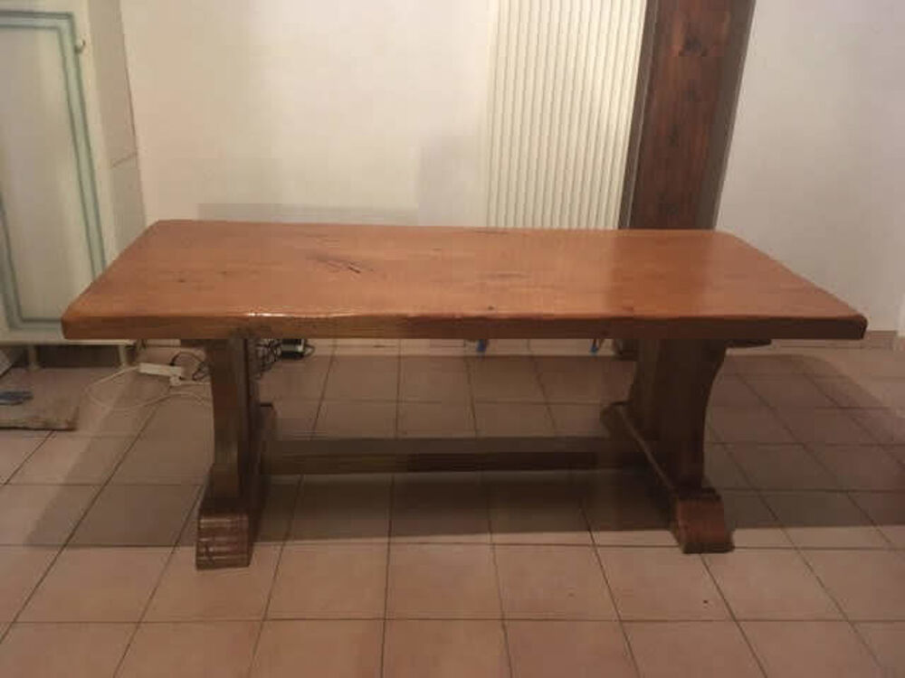 Table monast&egrave;re en ch&ecirc;ne massif 
Meubles