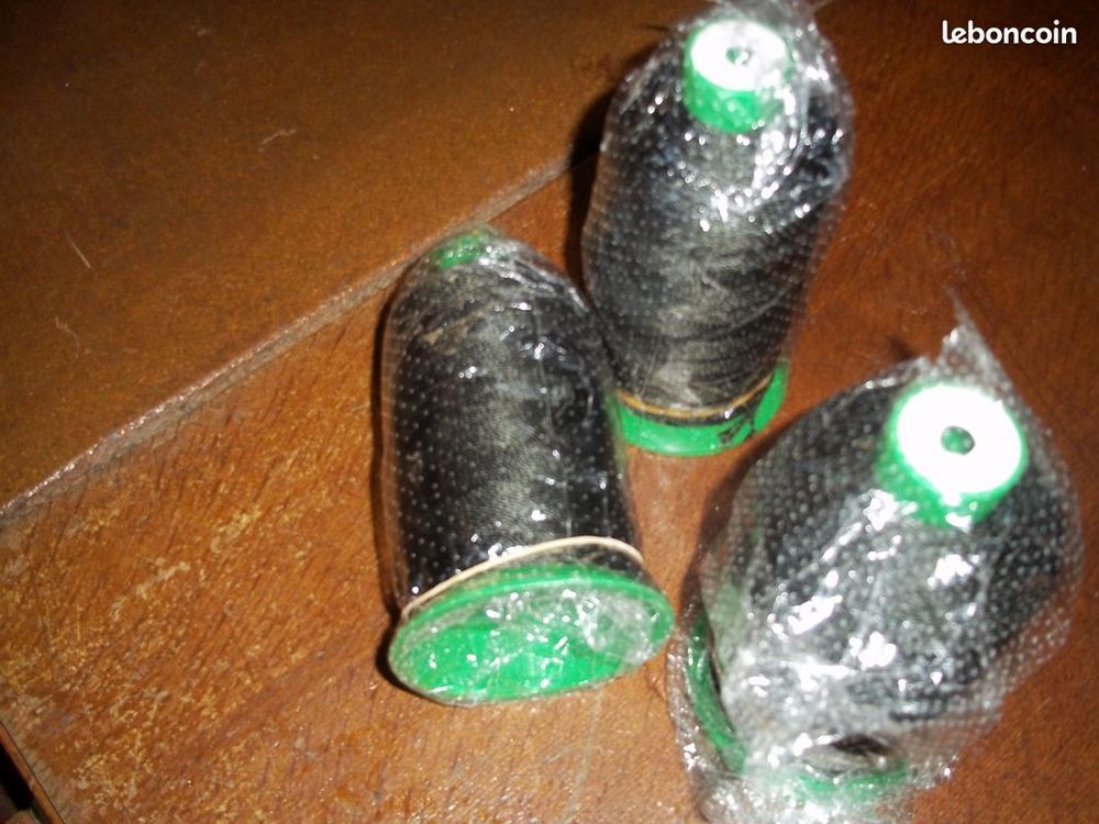 BOBINES DE FIL NOIR Bricolage