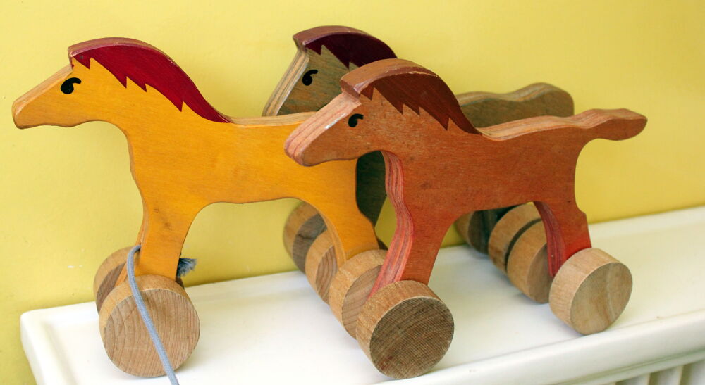 Jeu &agrave; tirer en bois Groupe de 3 chevaux &agrave; roulettes Jeux / jouets