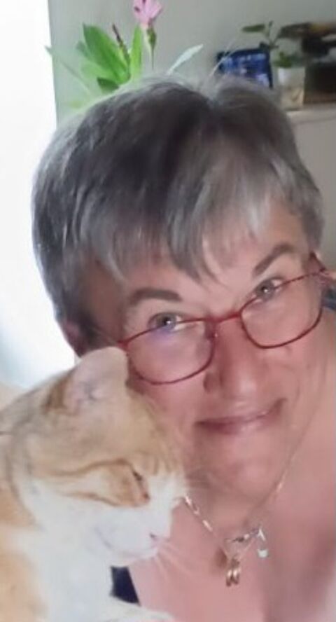 PROFESSEURE DE PHYSIQUE et de CHIMIE 0 21000 Dijon