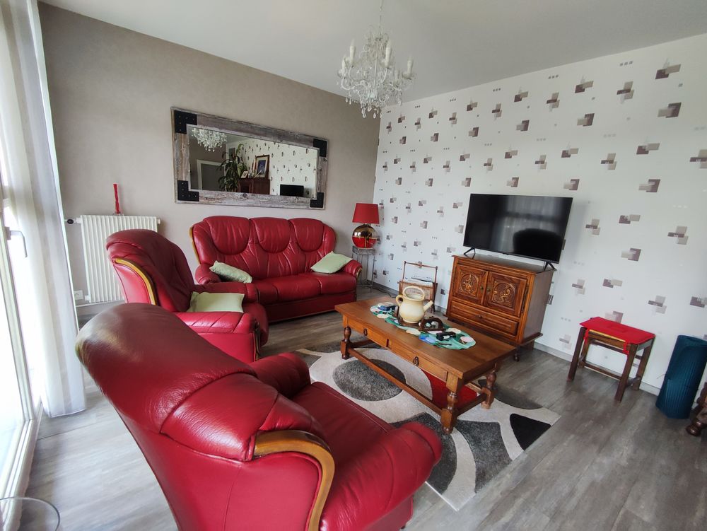 Vente Appartement Appartement T4 de 83 m² avec deux grands balcons, garage et annexe annonce Saint-etienne