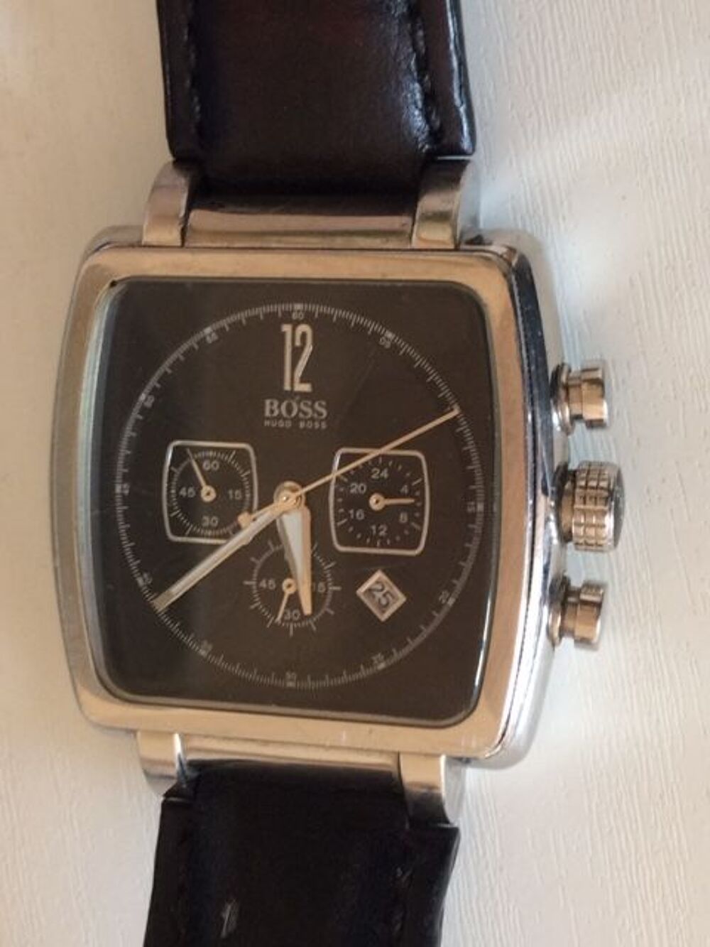 montre HUGO BOSS parfait &eacute;tat 2010, mod&egrave;le rare peu produit. Bijoux et montres