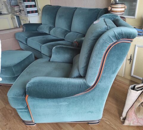 Salon canapé velours bleu , 3/4 places + 1 fauteuil +1 pouf Nancy (54)