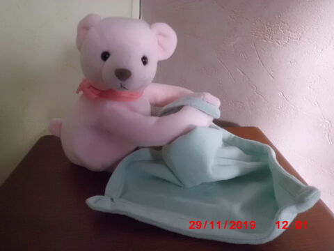 DOUDOU OURS ROSE AVEC SON MOUCHOIR RUSS BERRIE 15 Oignies (62)