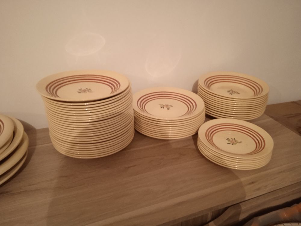 D'UN SERVICE A VAISSELLE ANCIEN Cuisine