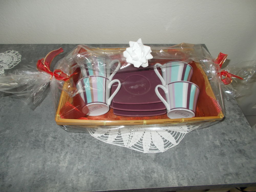 4 TASSES ET SOUTASSES Cuisine
