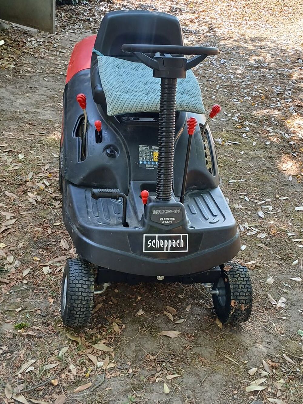 Tondeuse autoport&eacute;e scheppach Jardin