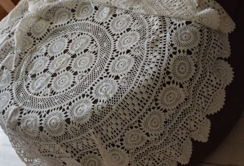 -Nappe Ronde 120 cm - Fait Main - Au Crochet - Coton 15 Roissy-en-Brie (77)