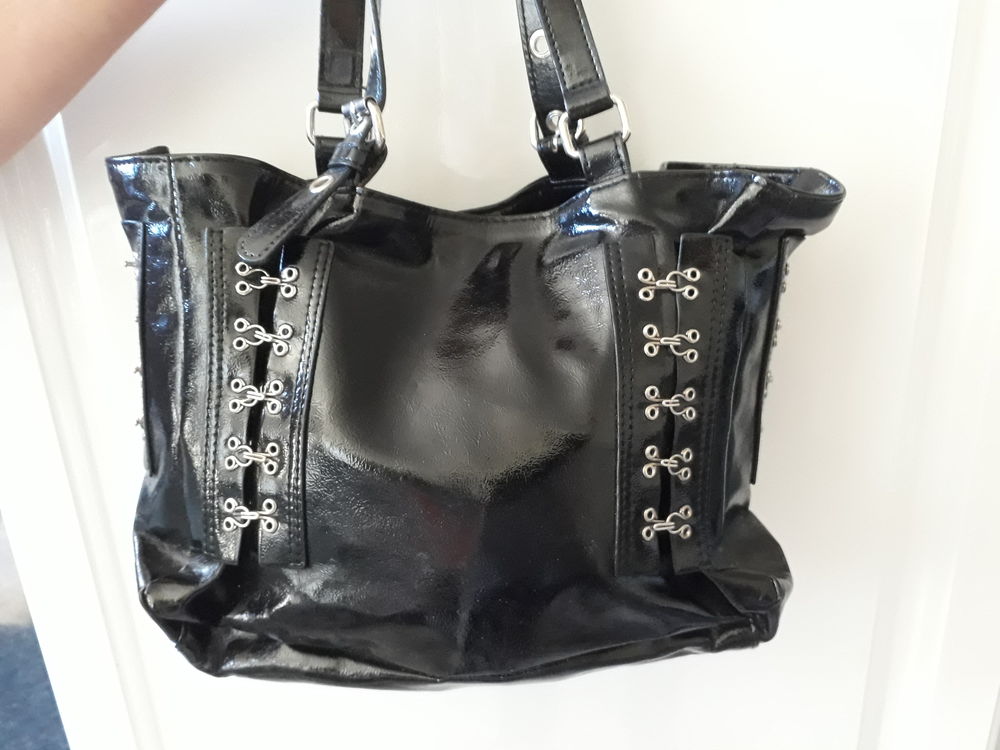 SAC DE MARQUE LOLLIPOPS DE COULEUR NOIR SUPER STYLE Maroquinerie