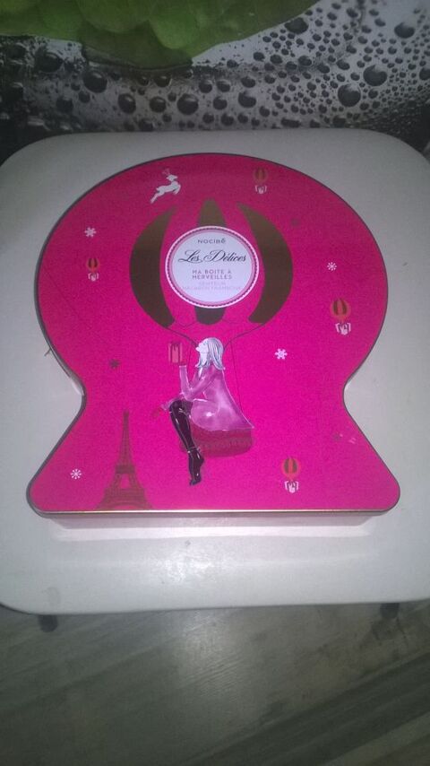 Bo�te � Merveilles
Nocibe
En forme de serrure
Neuve
Vide 10 Talange (57)