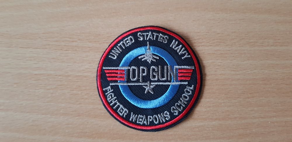 &eacute;cusson brod&eacute;
top gun
F-14 tomcat
diam. 7,5 cm
thermocollant 