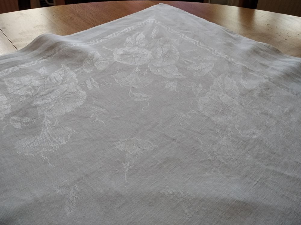 Ancienne nappe damass&eacute;e 1900 D�coration