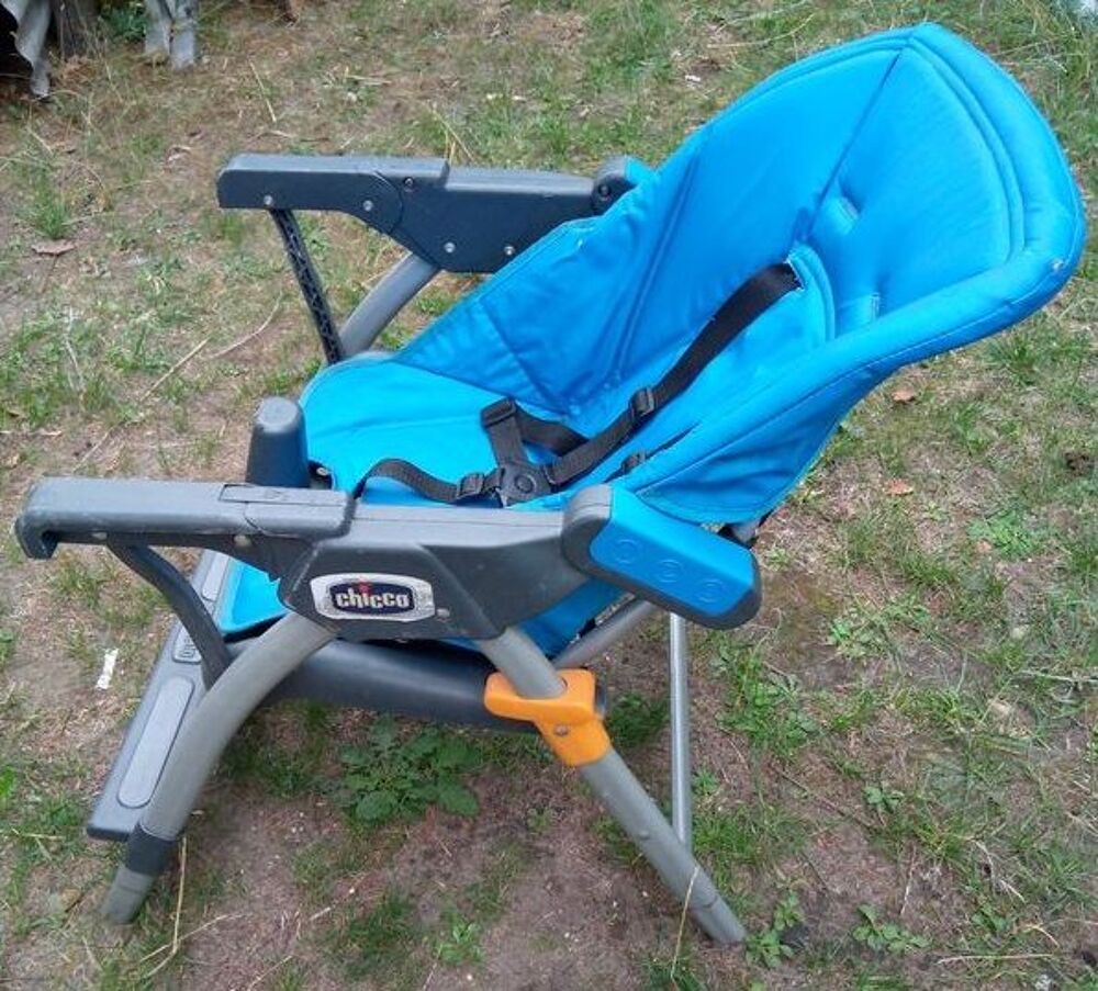 chaise Chicco inclinable, pliable Puériculture