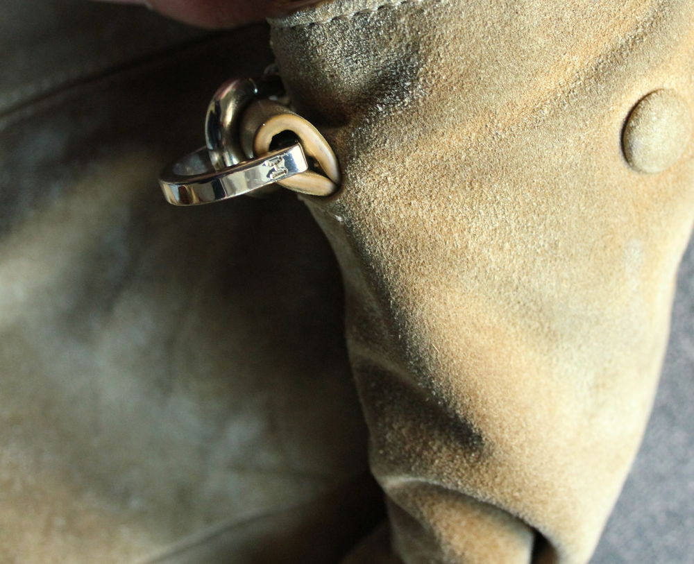 Sac bandouli&egrave;re cuir veau velours HALSTON HERITAGE Maroquinerie