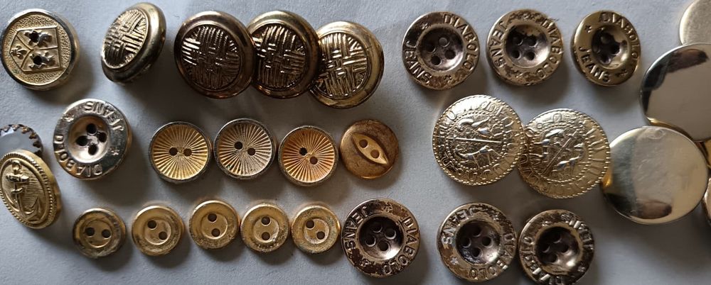 Lot de 99g de Boutons Vintage Style Officier &amp; Bijoux N&deg;42 