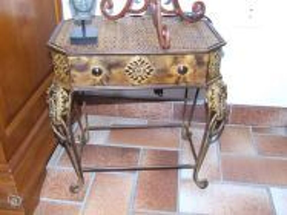 Table en m&eacute;tal vieilli Meubles